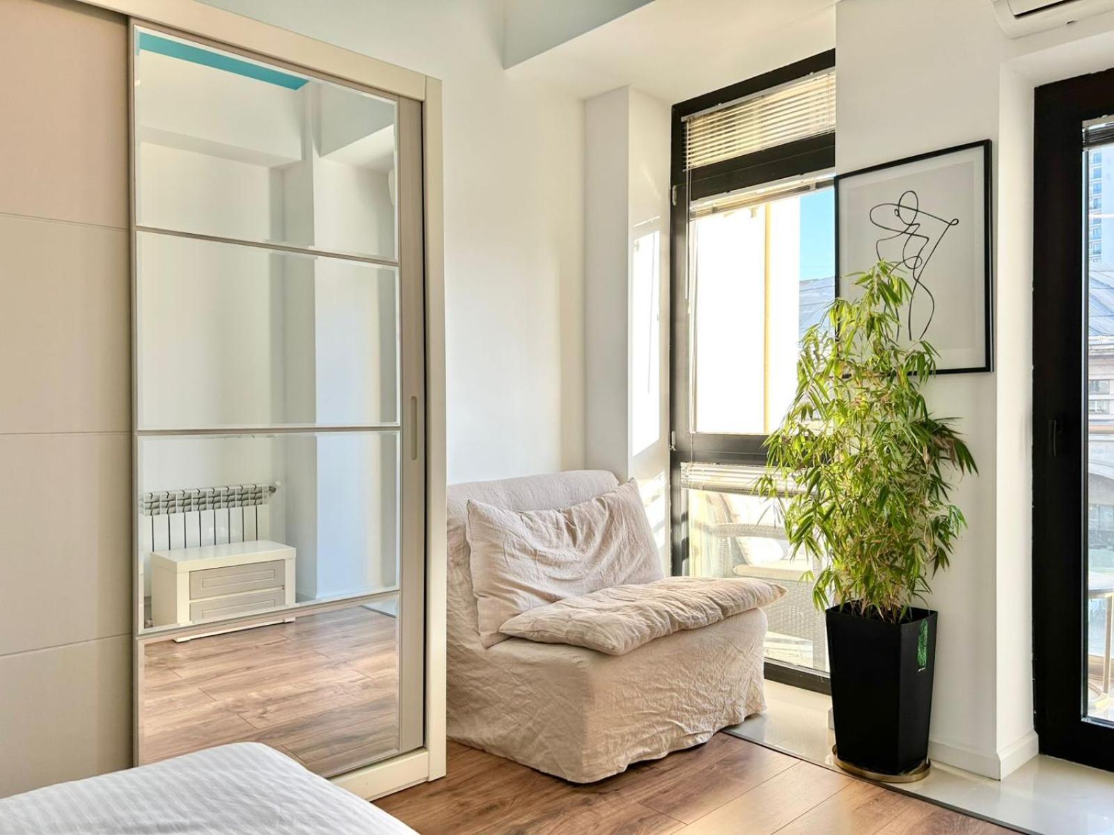 City Center - Next To Holiday Inn -2Br Apartment Тбилиси Экстерьер фото