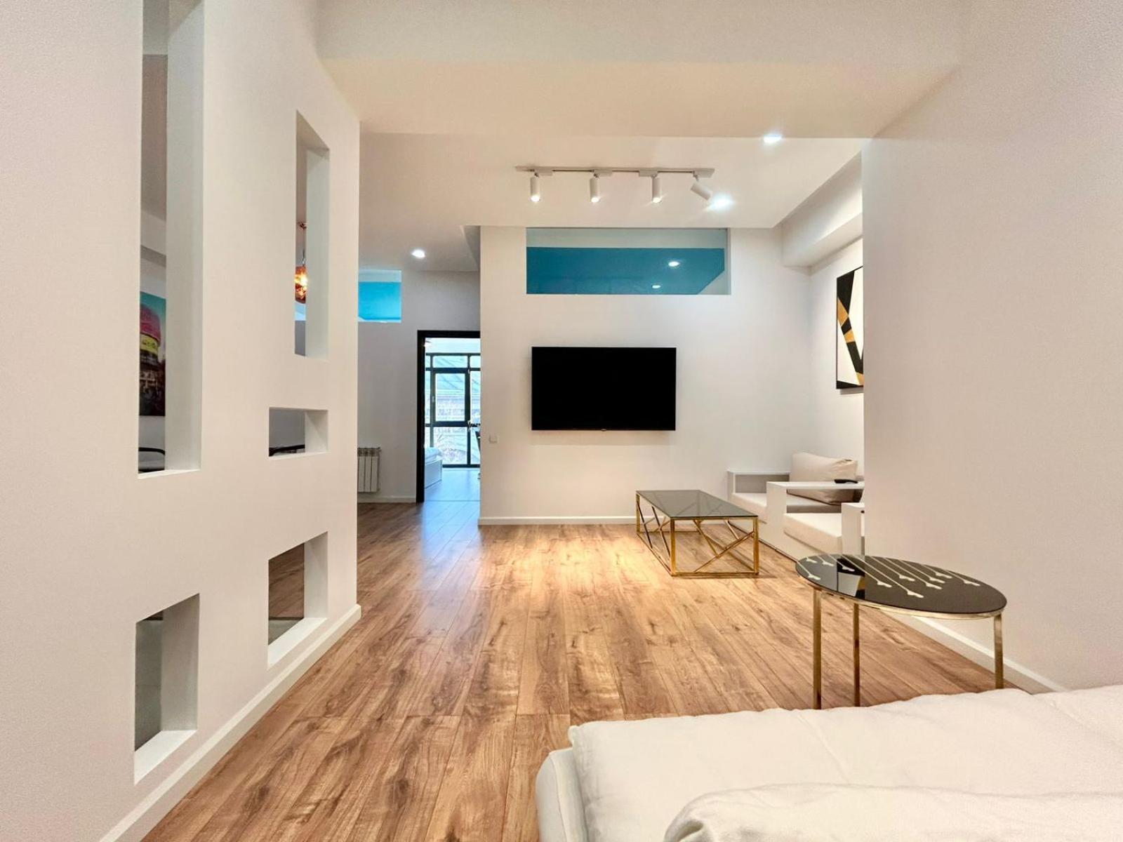 City Center - Next To Holiday Inn -2Br Apartment Тбилиси Экстерьер фото
