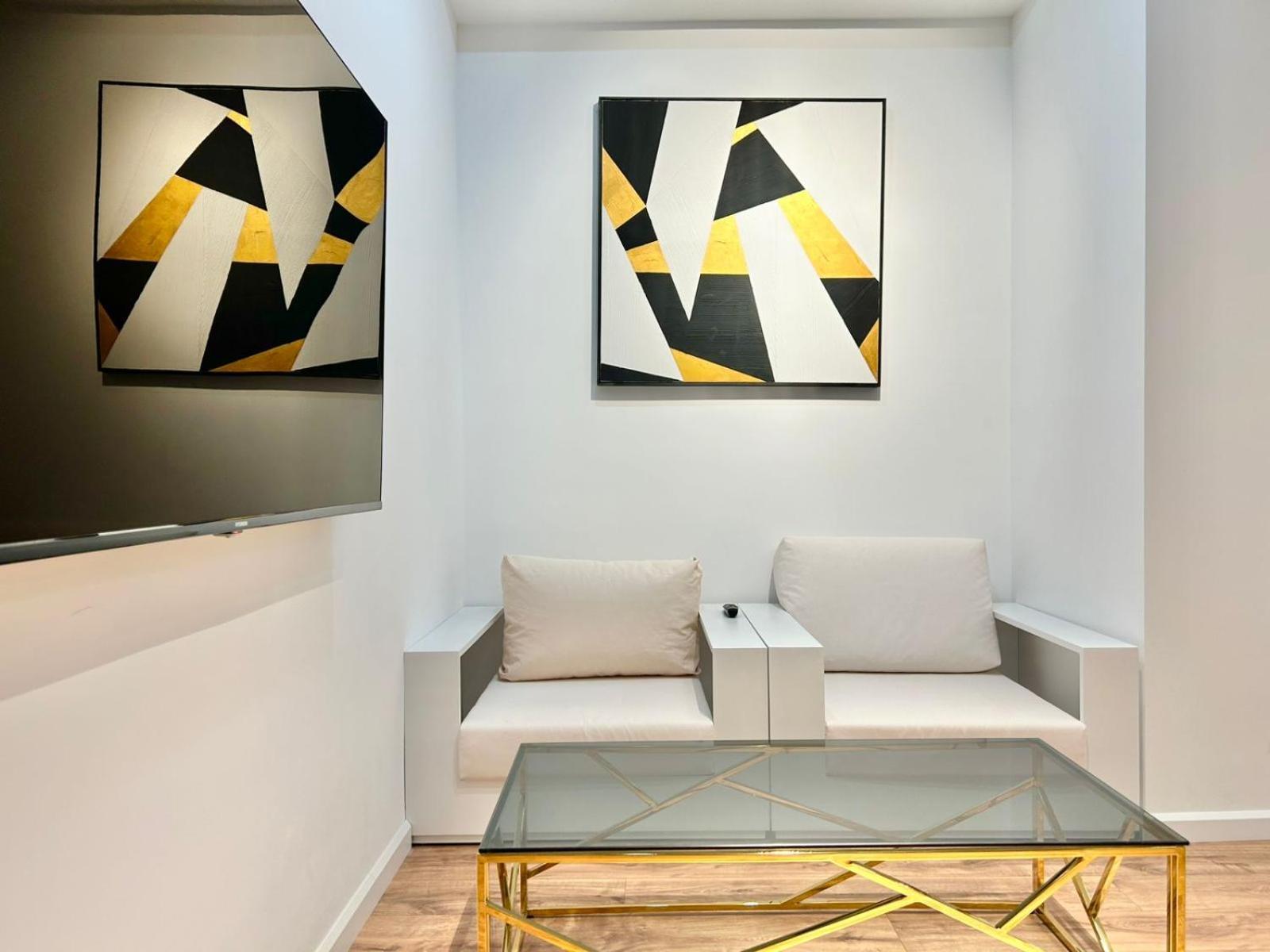 City Center - Next To Holiday Inn -2Br Apartment Тбилиси Экстерьер фото
