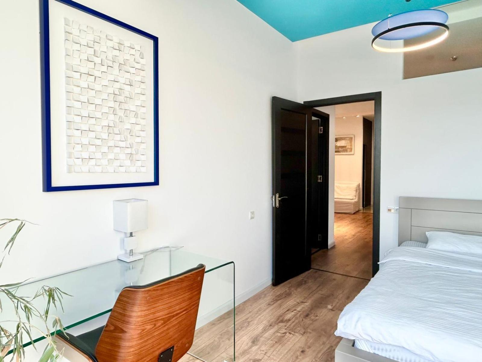 City Center - Next To Holiday Inn -2Br Apartment Тбилиси Экстерьер фото